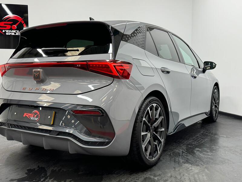 CUPRA BORN