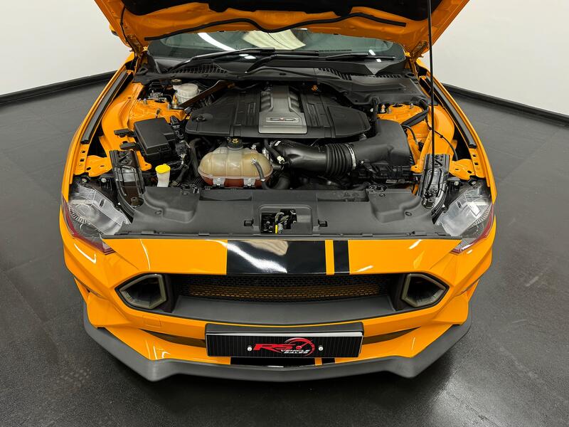 FORD MUSTANG