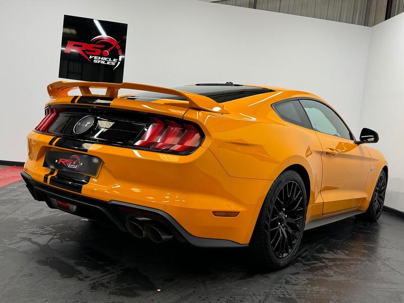 FORD MUSTANG