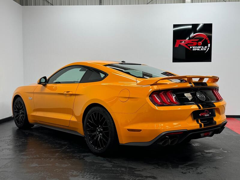 FORD MUSTANG