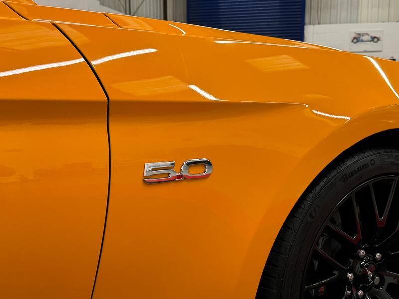 FORD MUSTANG
