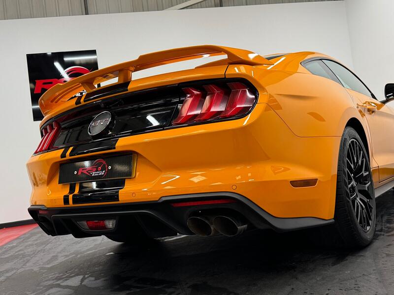 FORD MUSTANG