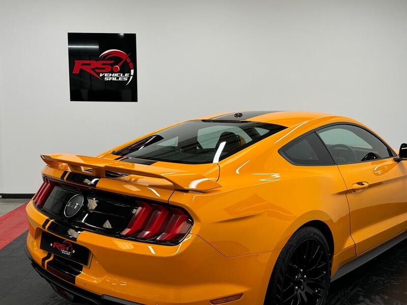 FORD MUSTANG