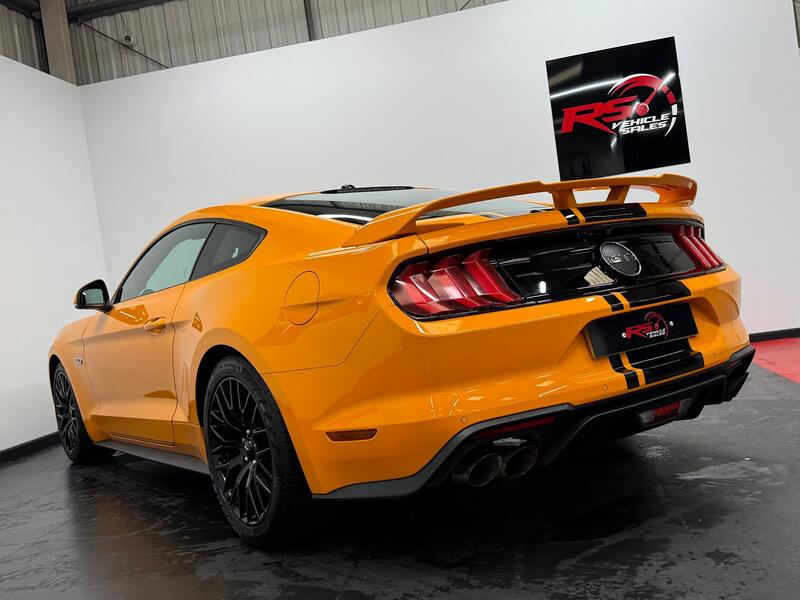 FORD MUSTANG