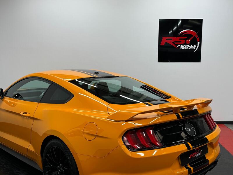 FORD MUSTANG