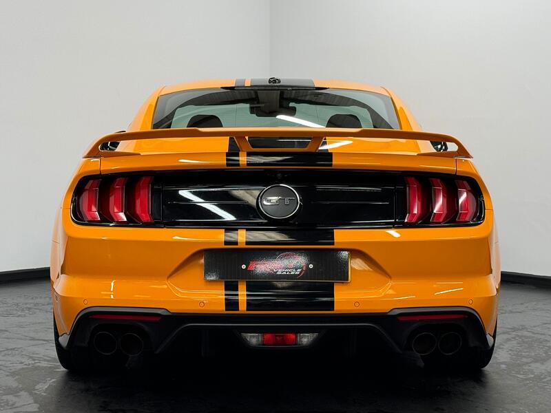 FORD MUSTANG
