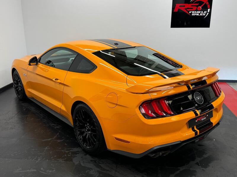 FORD MUSTANG
