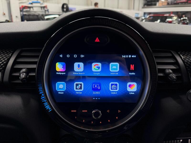 MINI HATCH