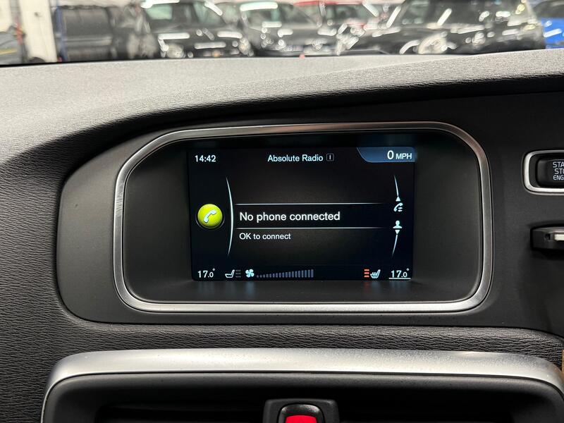 VOLVO V40 CROSS COUNTRY