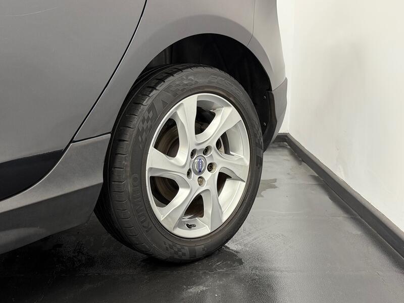 VOLVO V40 CROSS COUNTRY