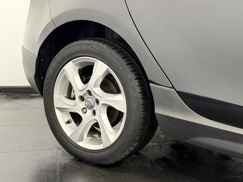 VOLVO V40 CROSS COUNTRY