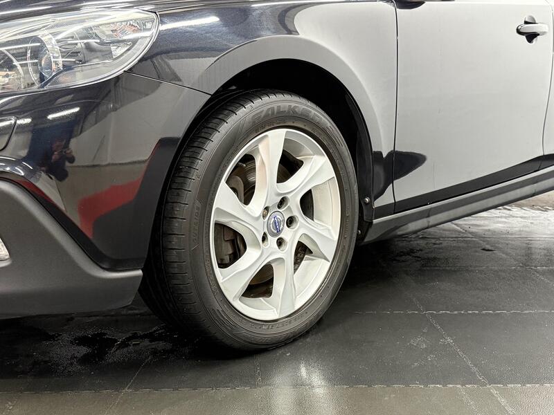 VOLVO V40 CROSS COUNTRY