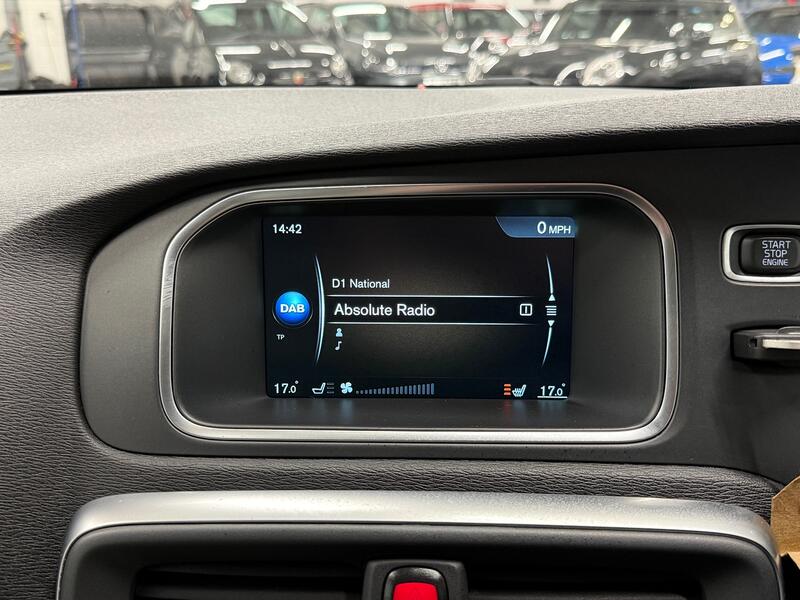 VOLVO V40 CROSS COUNTRY