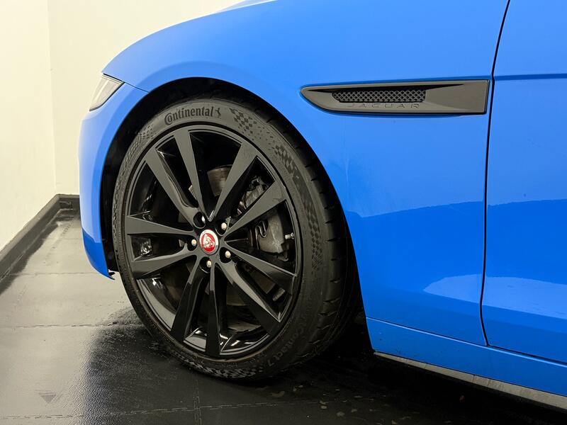 JAGUAR XE