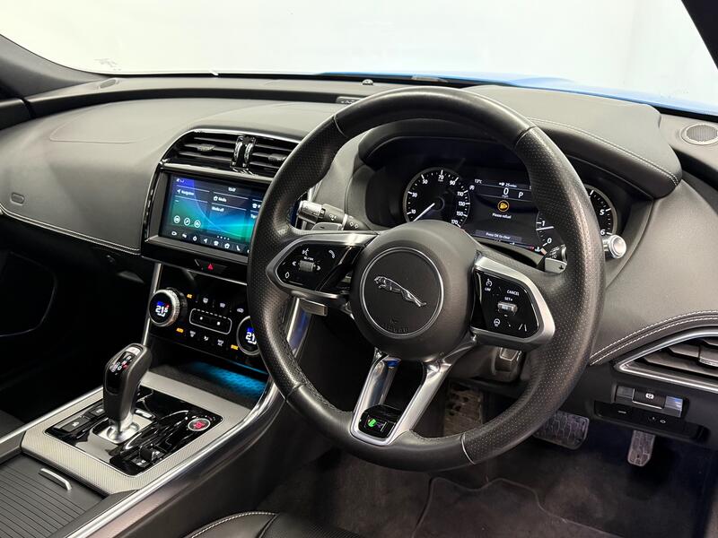 JAGUAR XE