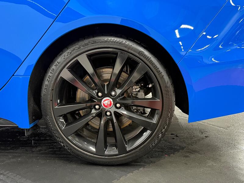 JAGUAR XE
