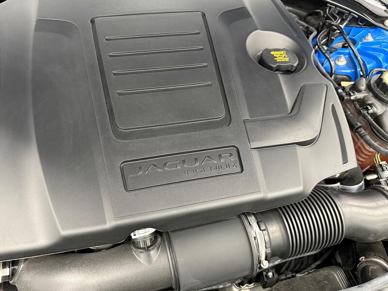 JAGUAR XE