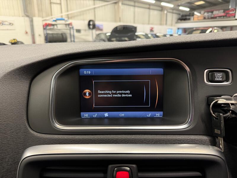 VOLVO V40 CROSS COUNTRY