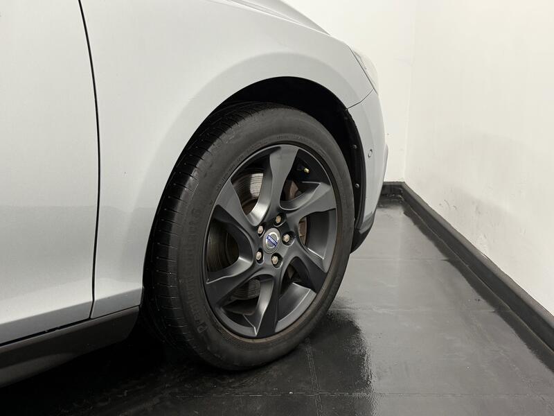 VOLVO V40 CROSS COUNTRY
