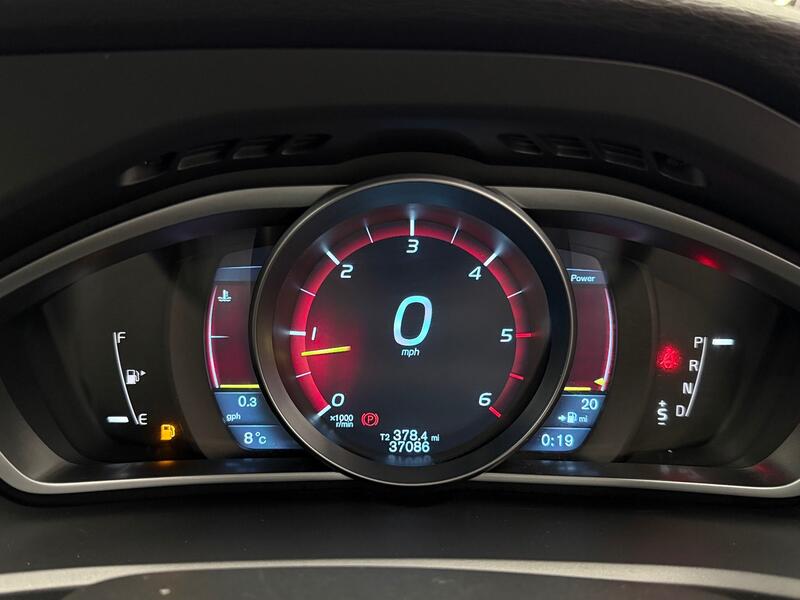 VOLVO V40 CROSS COUNTRY
