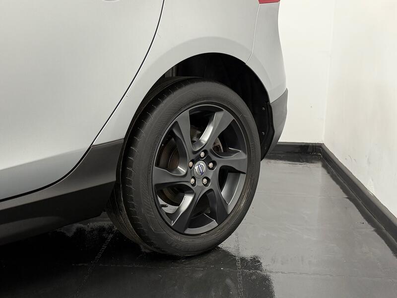 VOLVO V40 CROSS COUNTRY