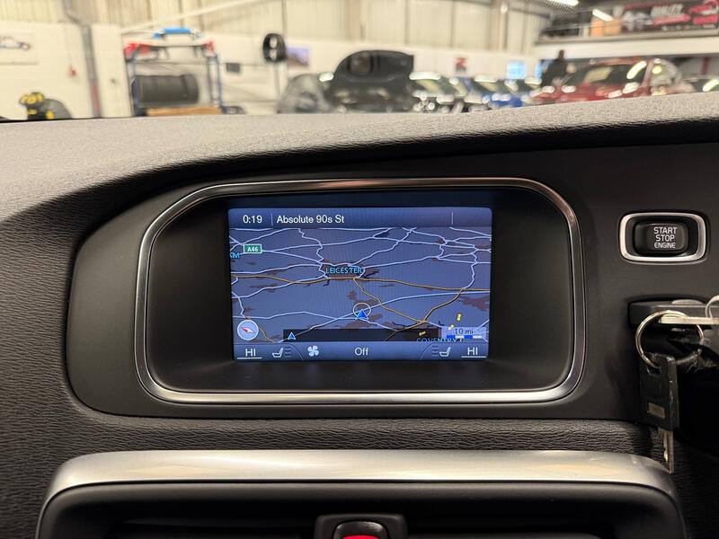 VOLVO V40 CROSS COUNTRY