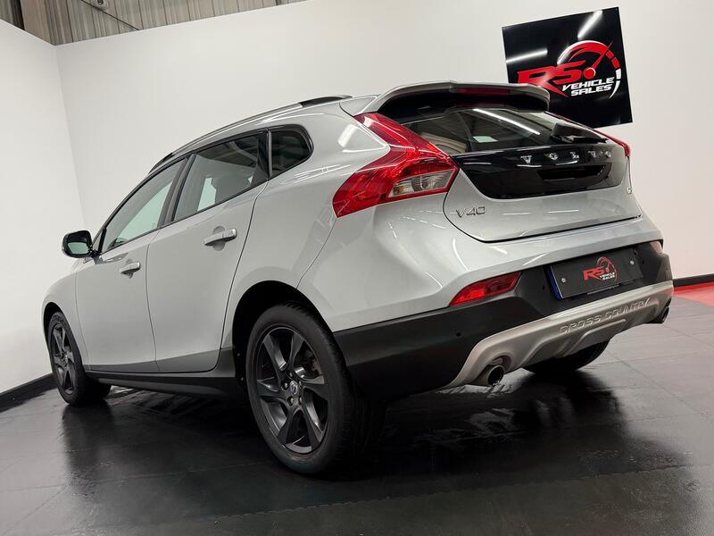 VOLVO V40 CROSS COUNTRY
