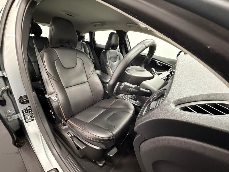 VOLVO V40 CROSS COUNTRY