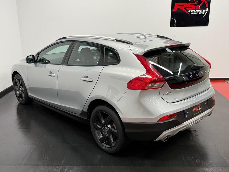 VOLVO V40 CROSS COUNTRY
