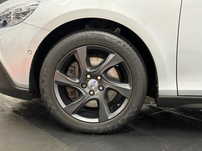 VOLVO V40 CROSS COUNTRY