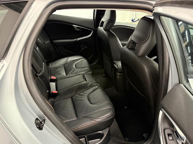 VOLVO V40 CROSS COUNTRY