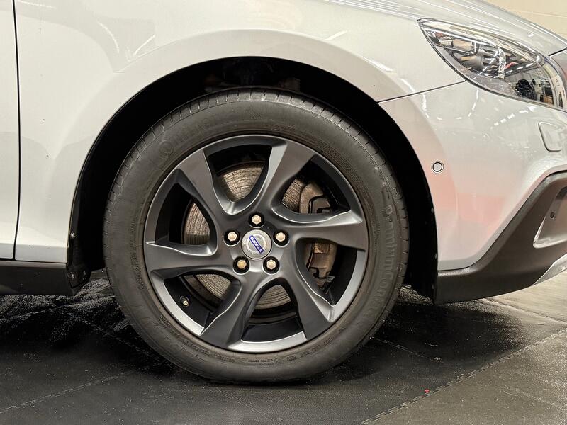 VOLVO V40 CROSS COUNTRY