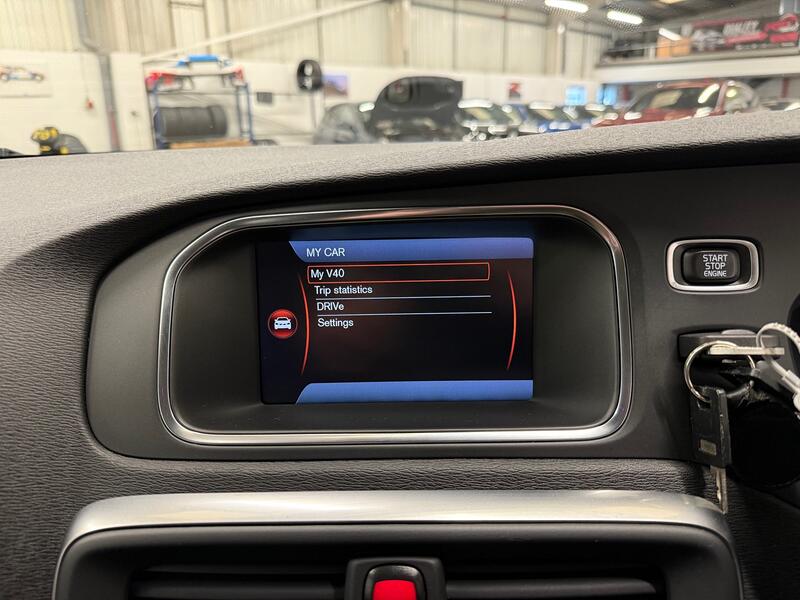 VOLVO V40 CROSS COUNTRY