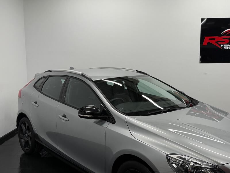 VOLVO V40 CROSS COUNTRY