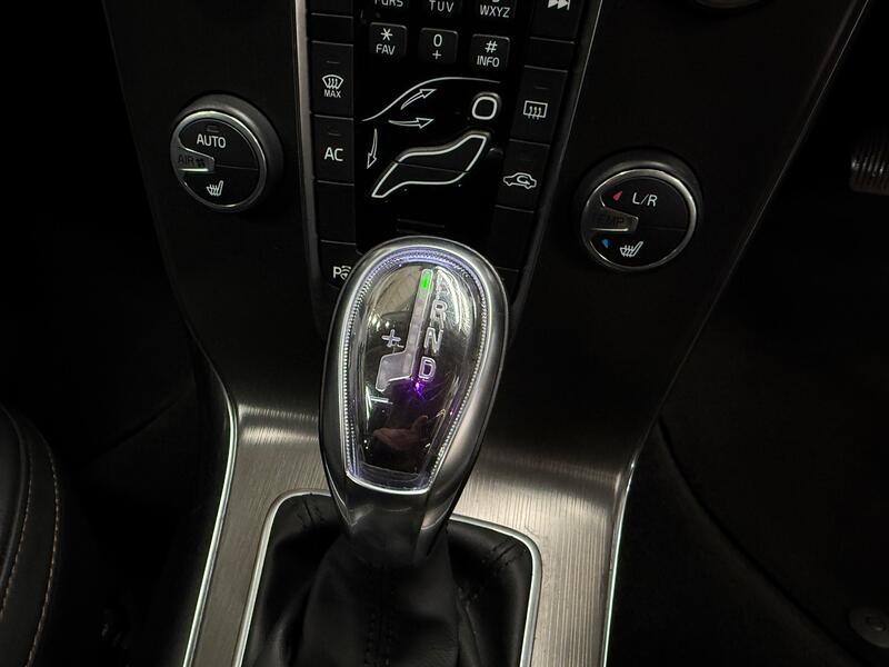 VOLVO V40 CROSS COUNTRY