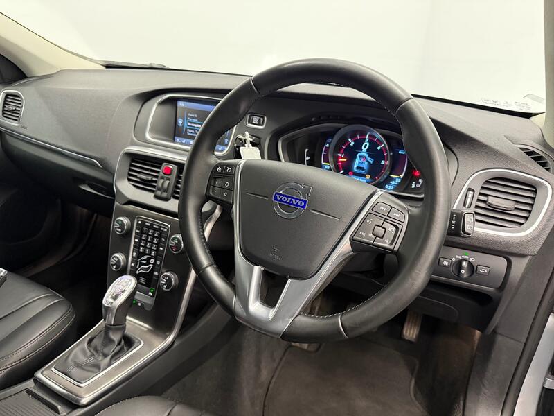 VOLVO V40 CROSS COUNTRY