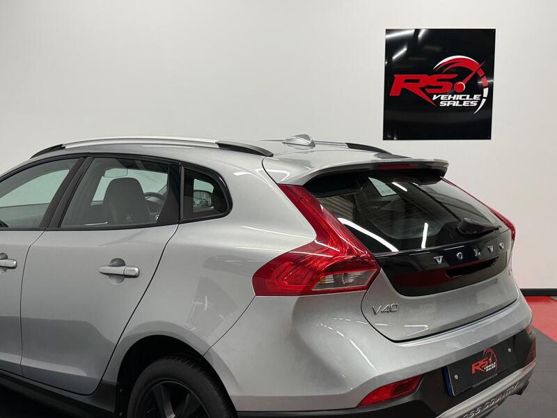 VOLVO V40 CROSS COUNTRY