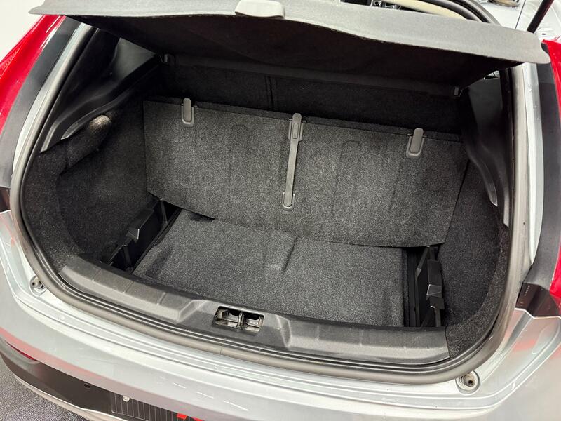 VOLVO V40 CROSS COUNTRY
