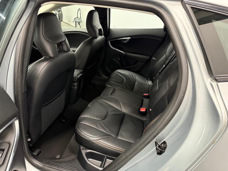 VOLVO V40 CROSS COUNTRY