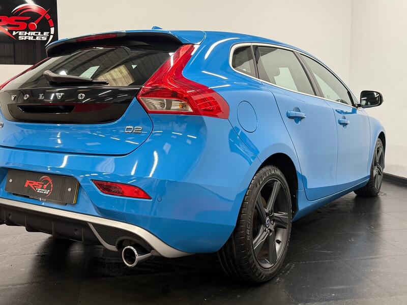 VOLVO V40