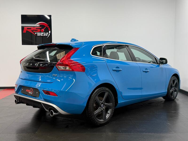 VOLVO V40