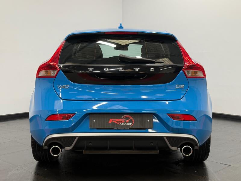 VOLVO V40