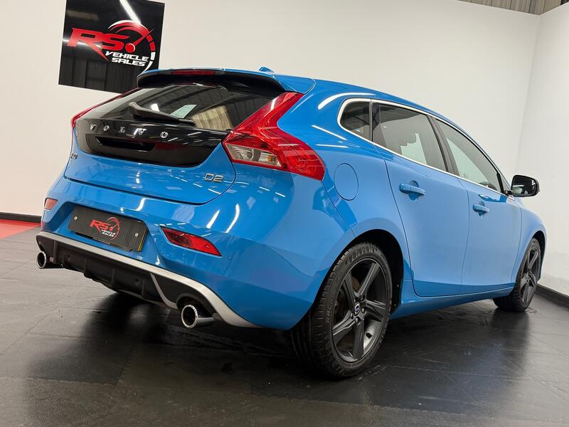 VOLVO V40