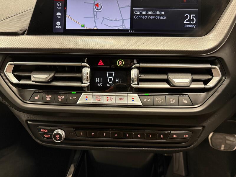 BMW 1 SERIES