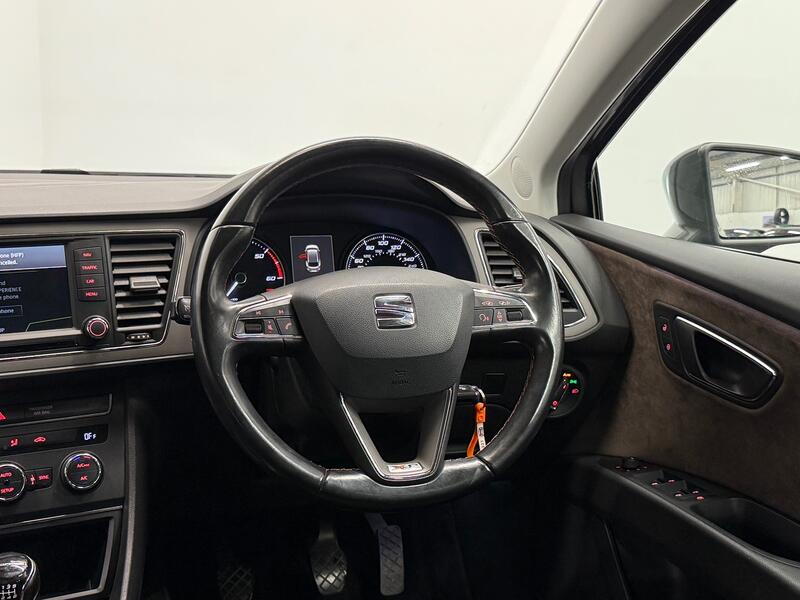 SEAT LEON