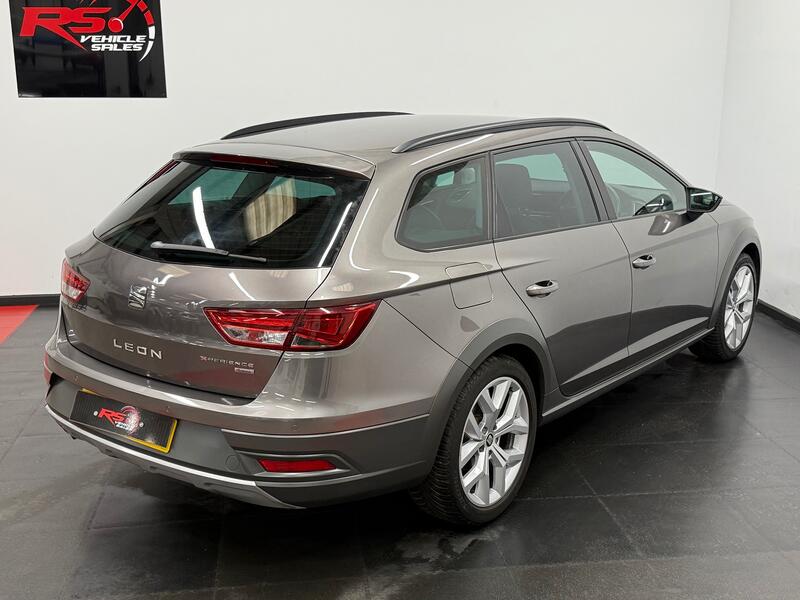 SEAT LEON