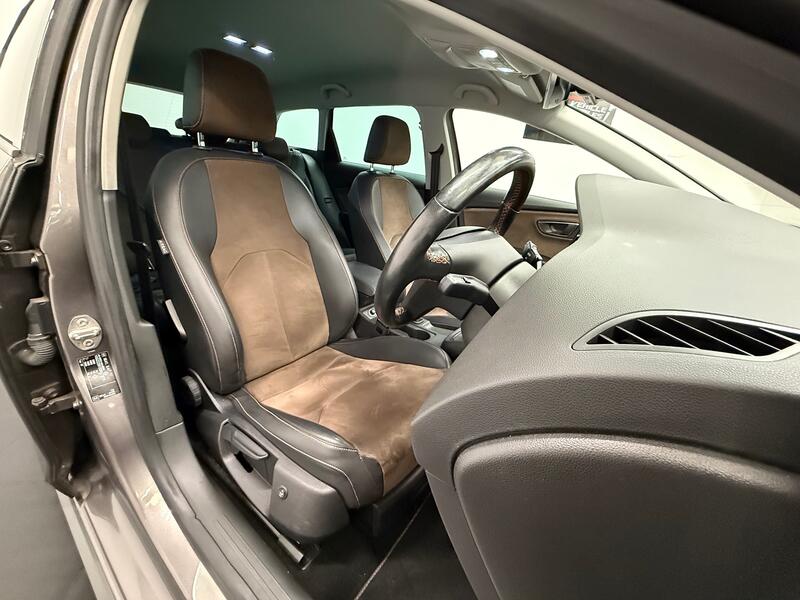 SEAT LEON