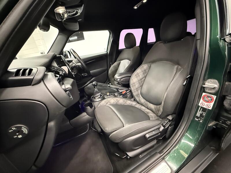 MINI HATCH
