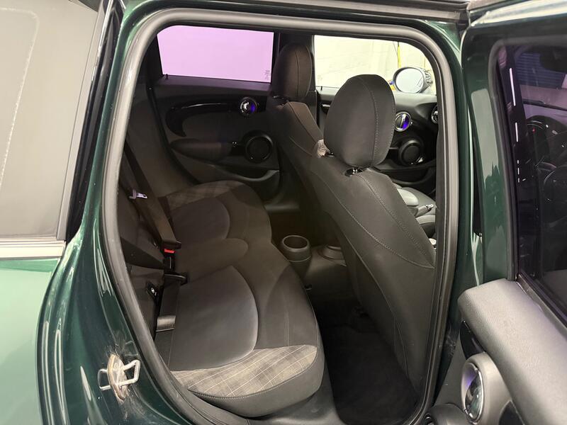 MINI HATCH