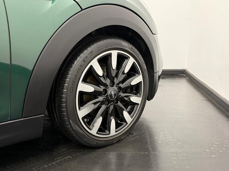 MINI HATCH